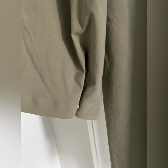 EUC Lululemon Olive Green LAB Viha Shirt See Pic Measures Snap Close Long Sleeve - Picture 7 of 9